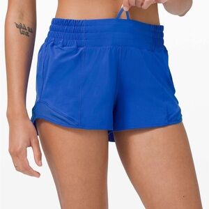 Lululemon women's high rise 2.5 inch blue hotty hot shorts